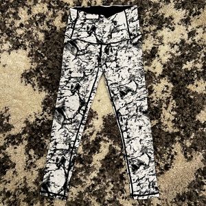 Draoon Fit High Waist Marble Print Yoga Pants